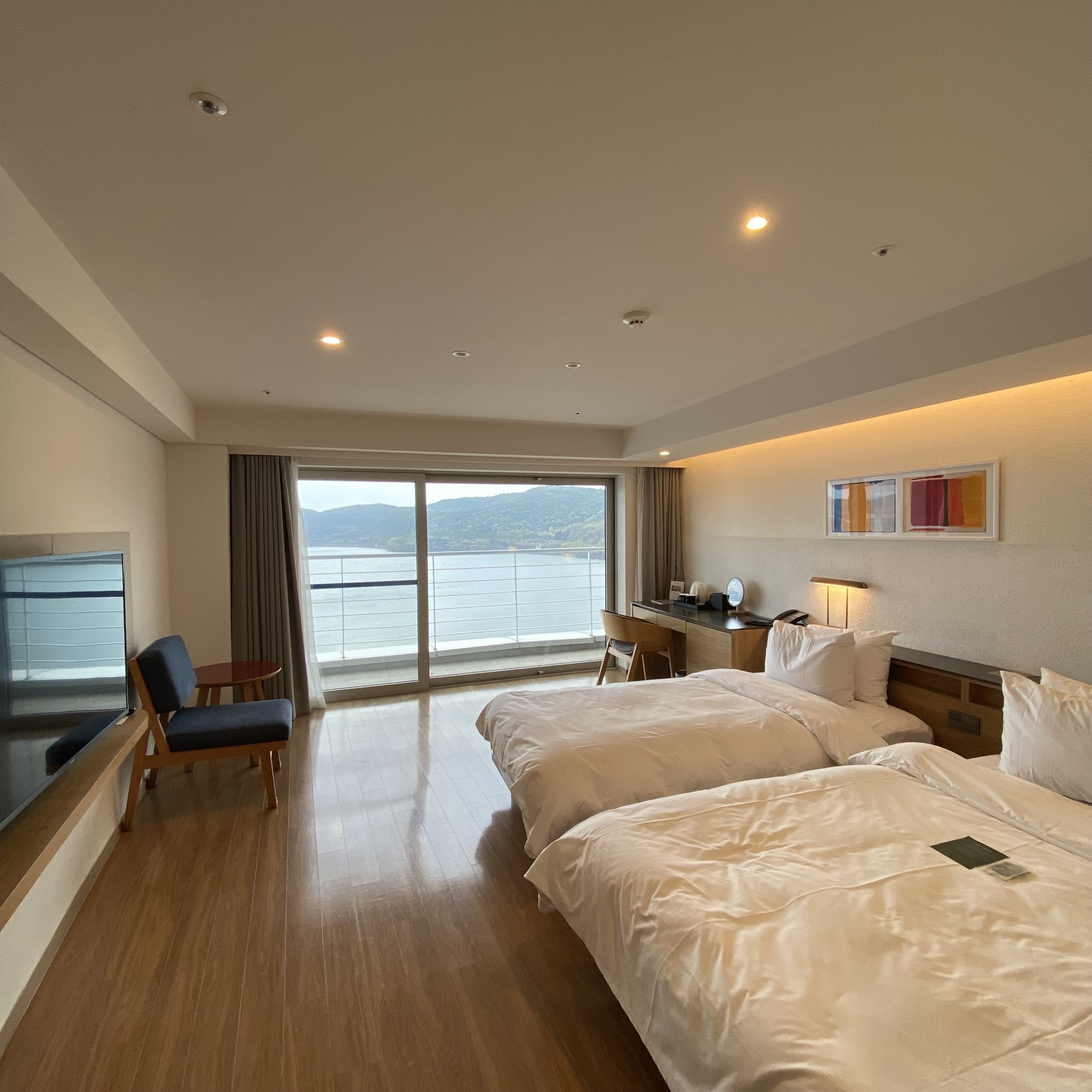 room-card-img-0