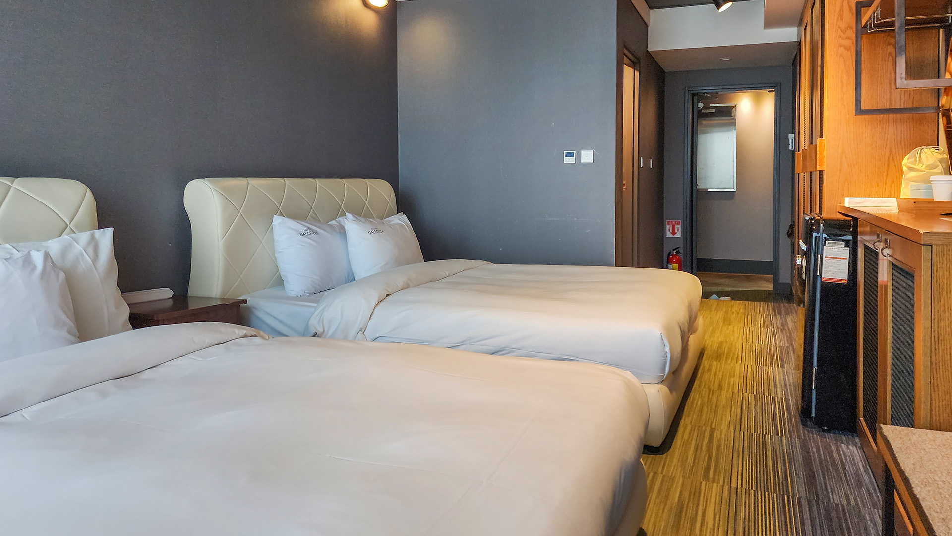 room-card-img-3