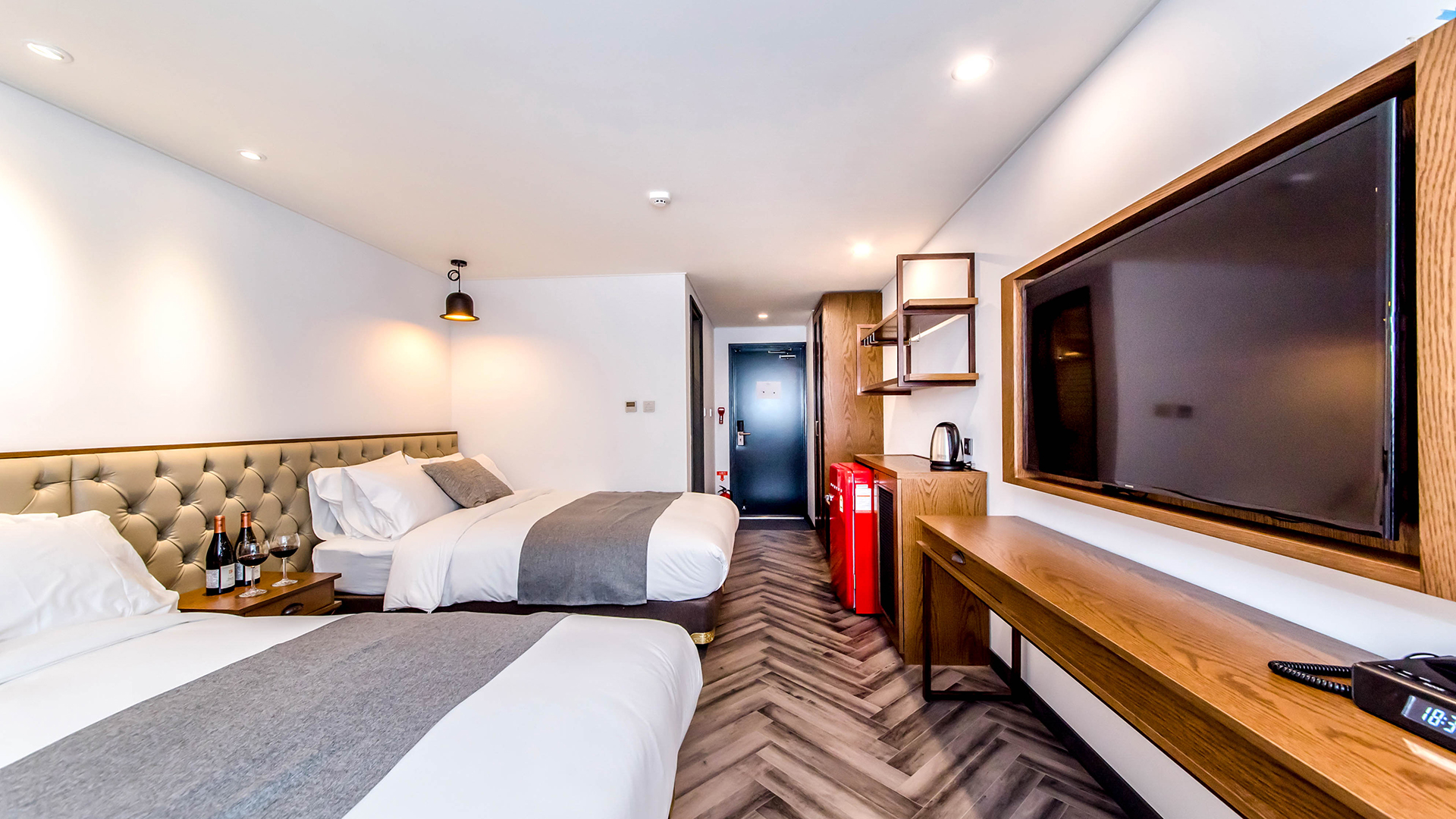 room-card-img-2