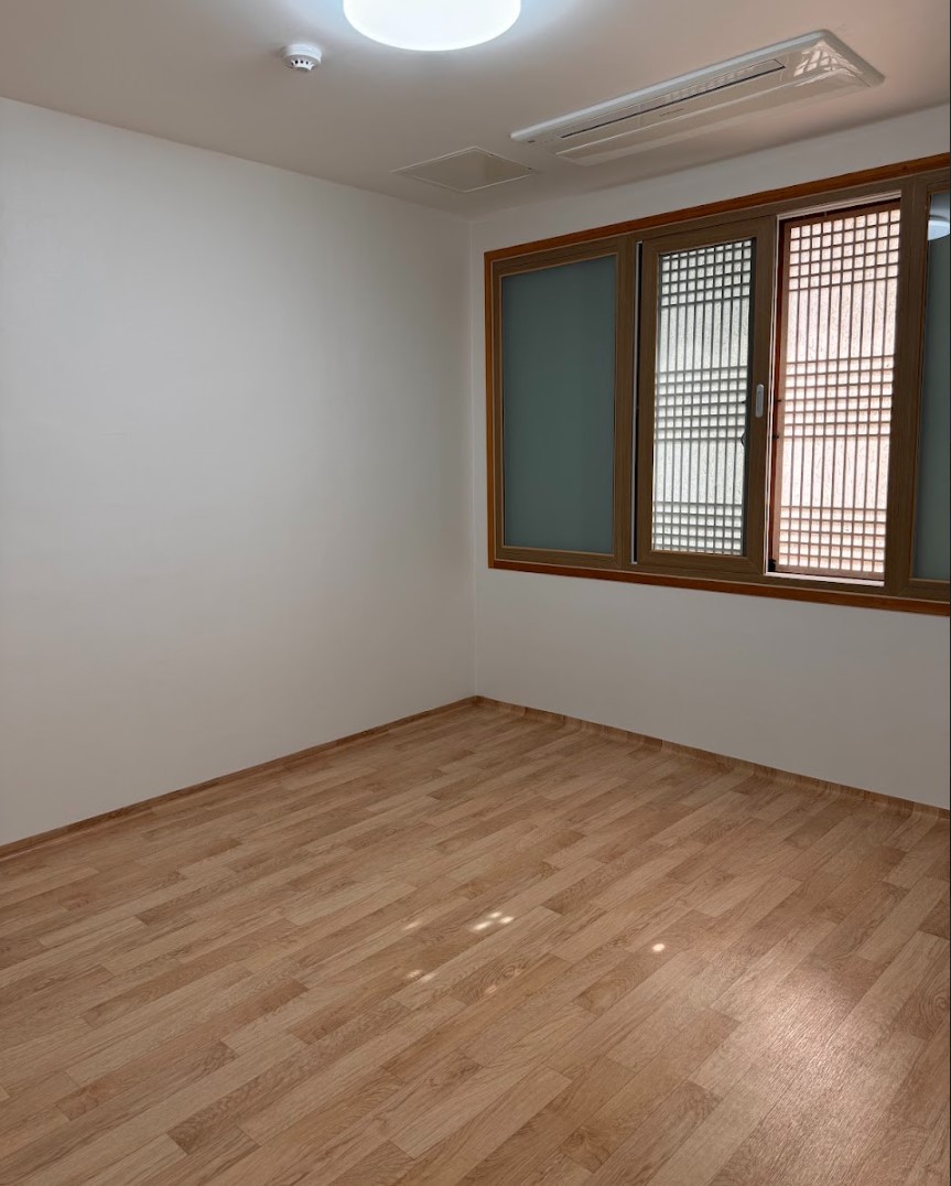 room-card-img-3