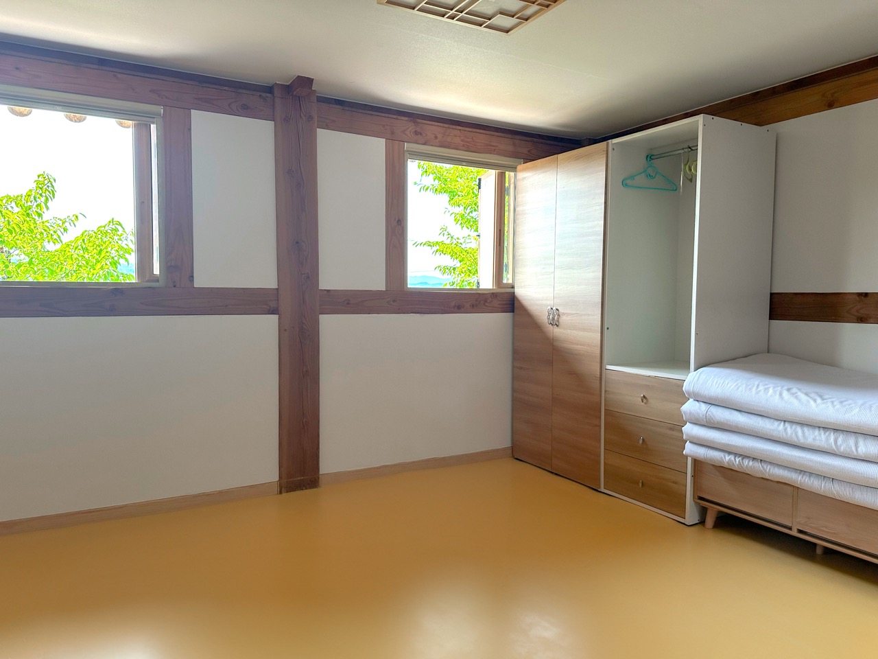 room-card-img-0