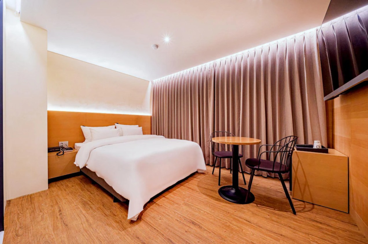 room-card-img-1