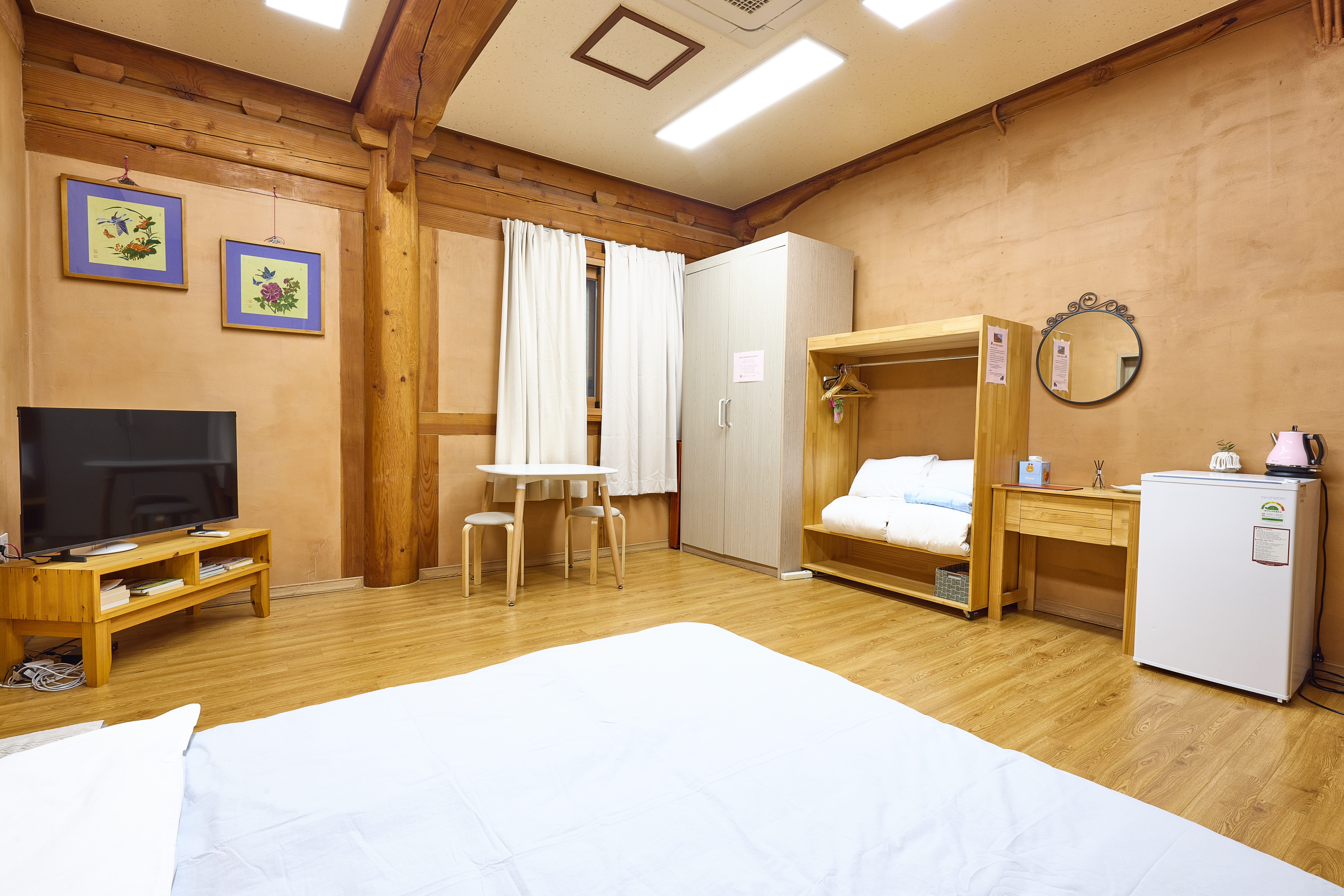 room-card-img-0