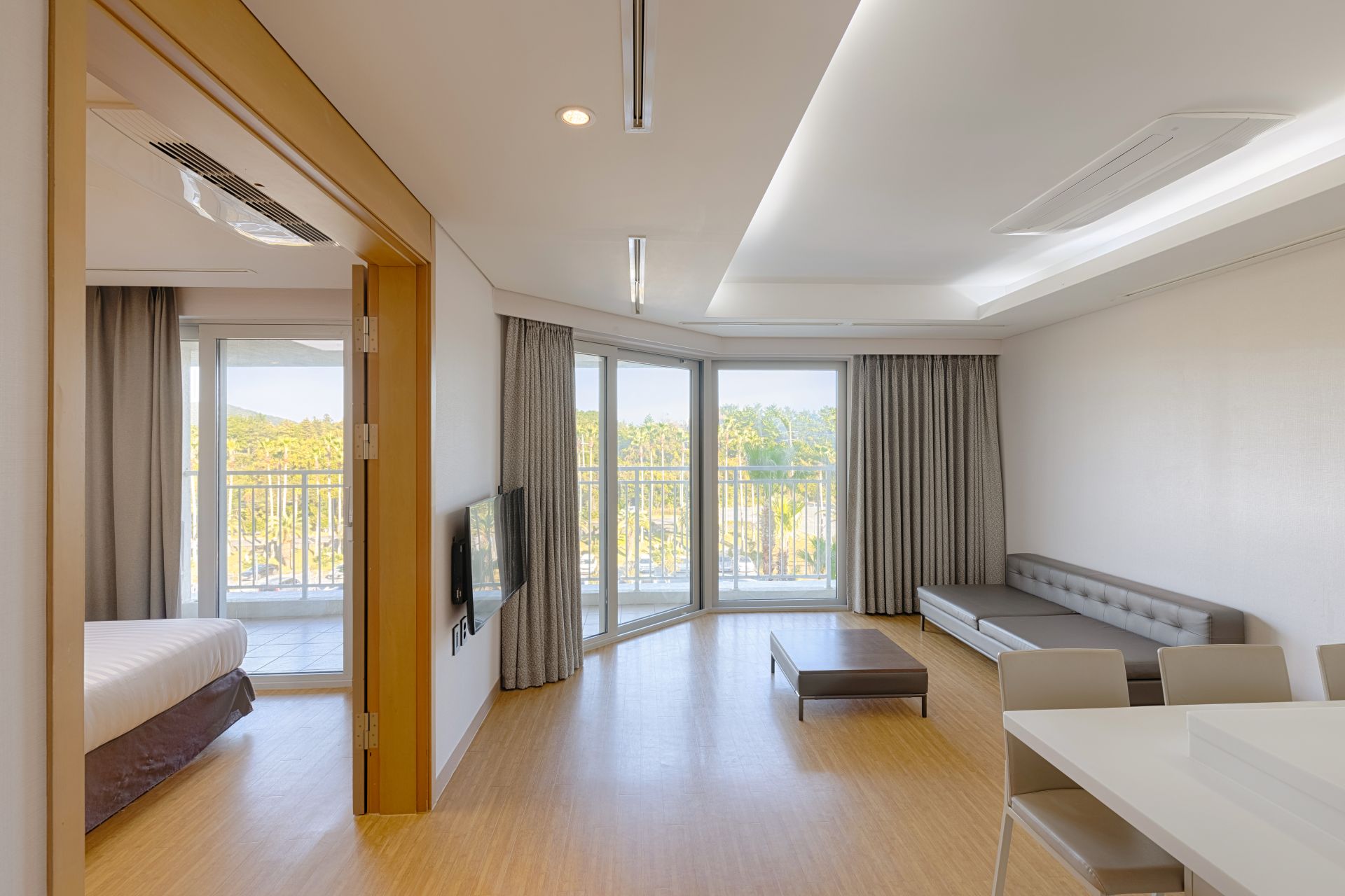 room-card-img-0