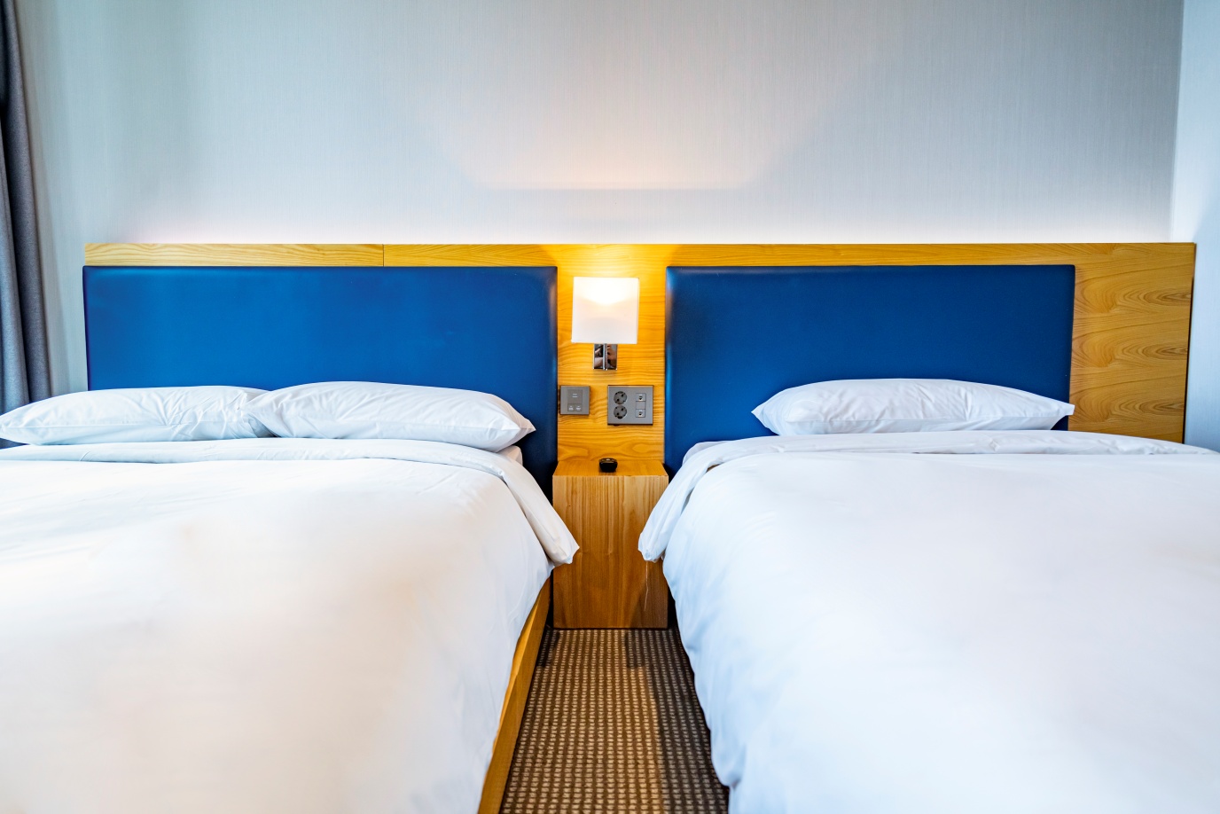 room-card-img-1