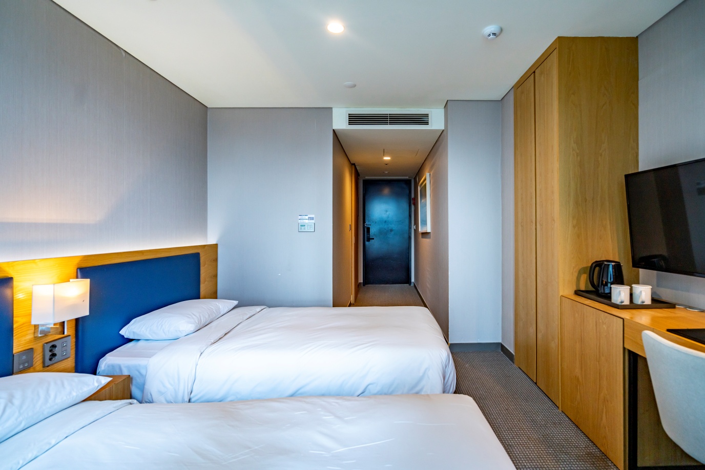 room-card-img-3