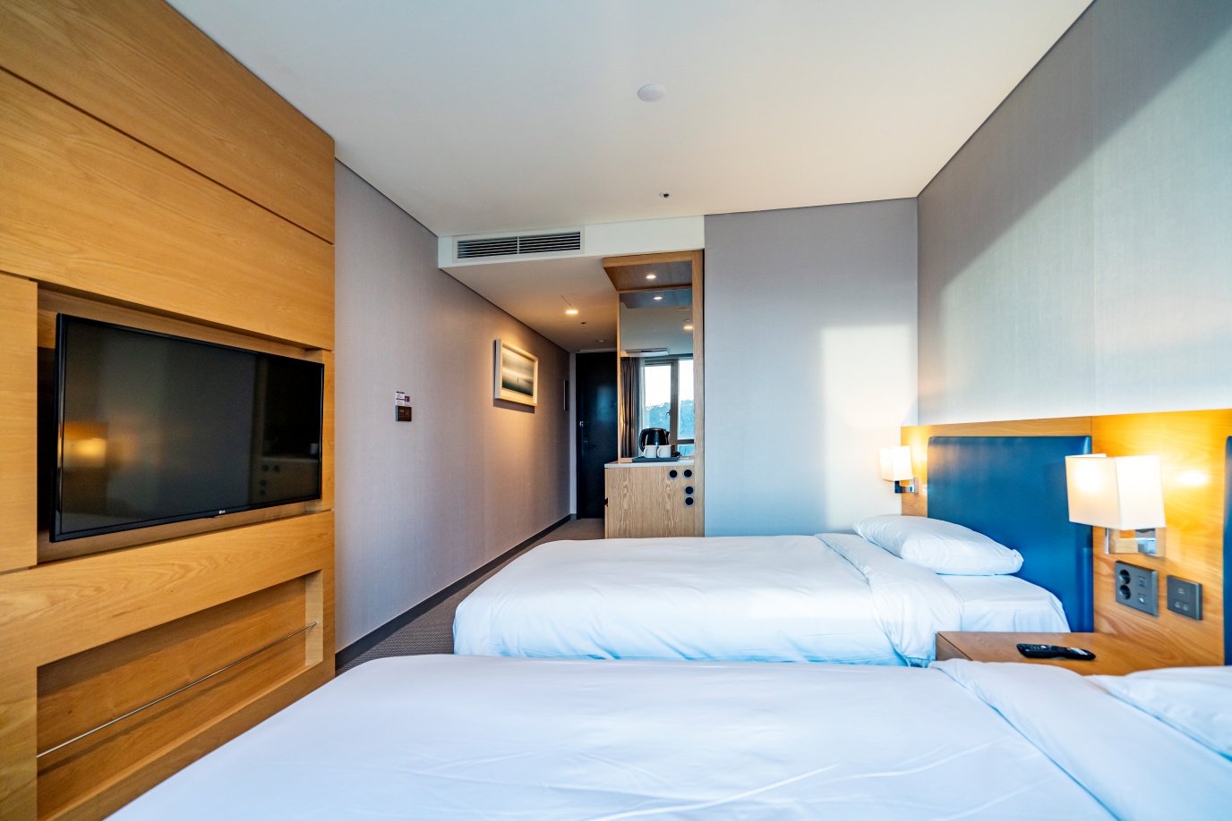 room-card-img-3
