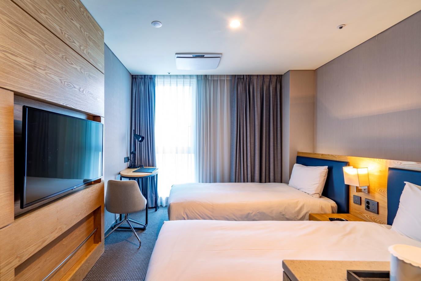 room-card-img-0