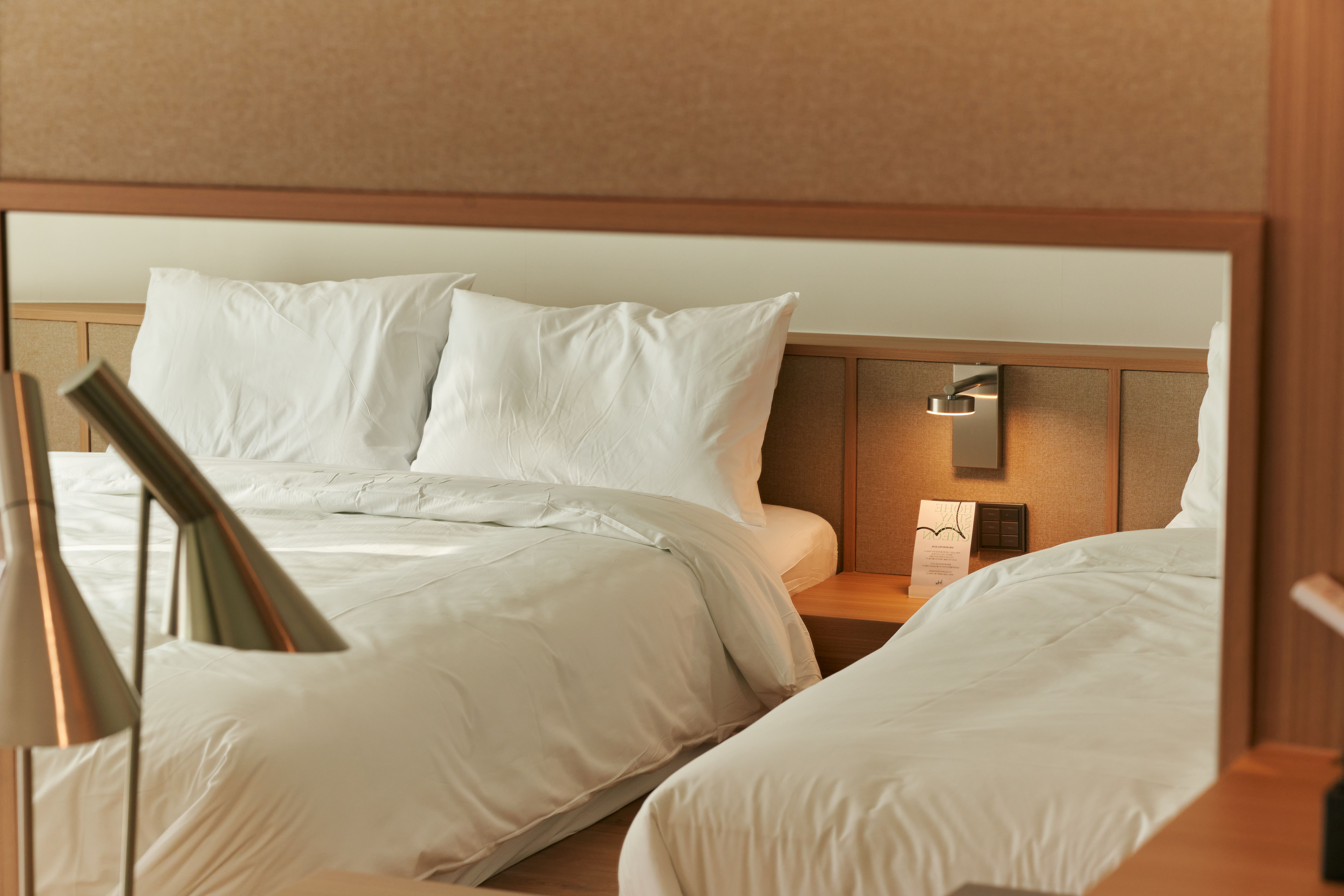 room-card-img-4