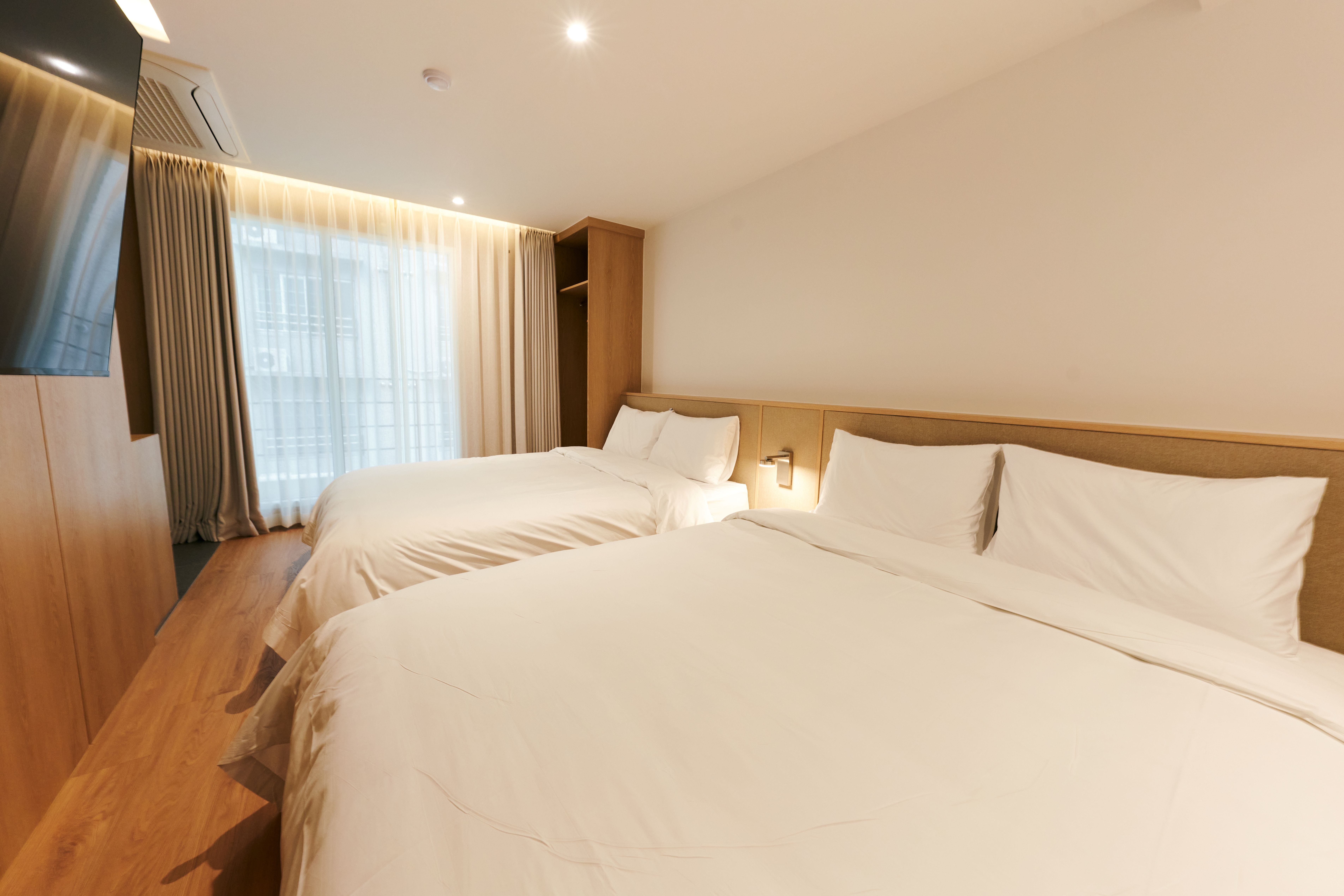 room-card-img-0