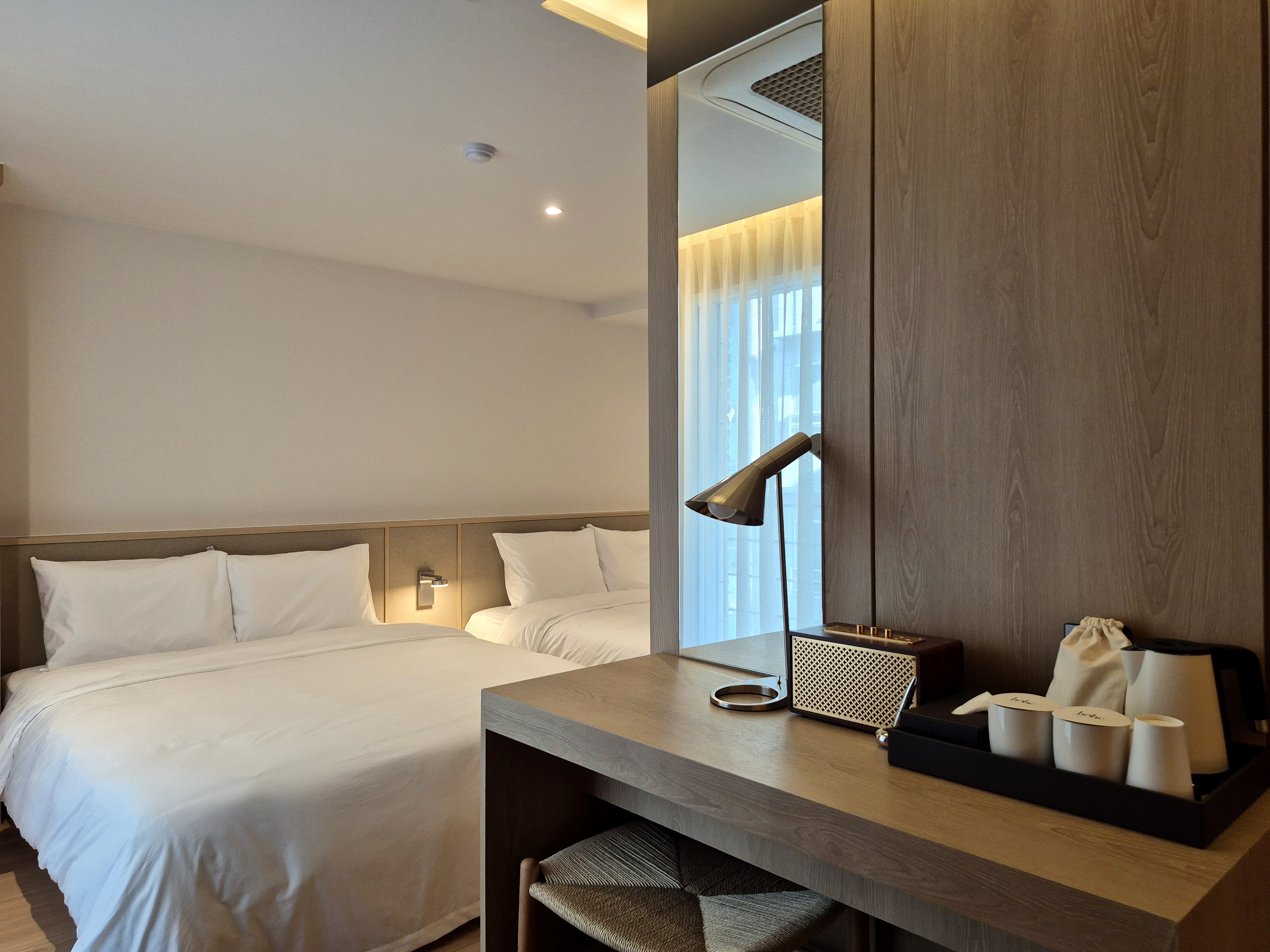 room-card-img-1