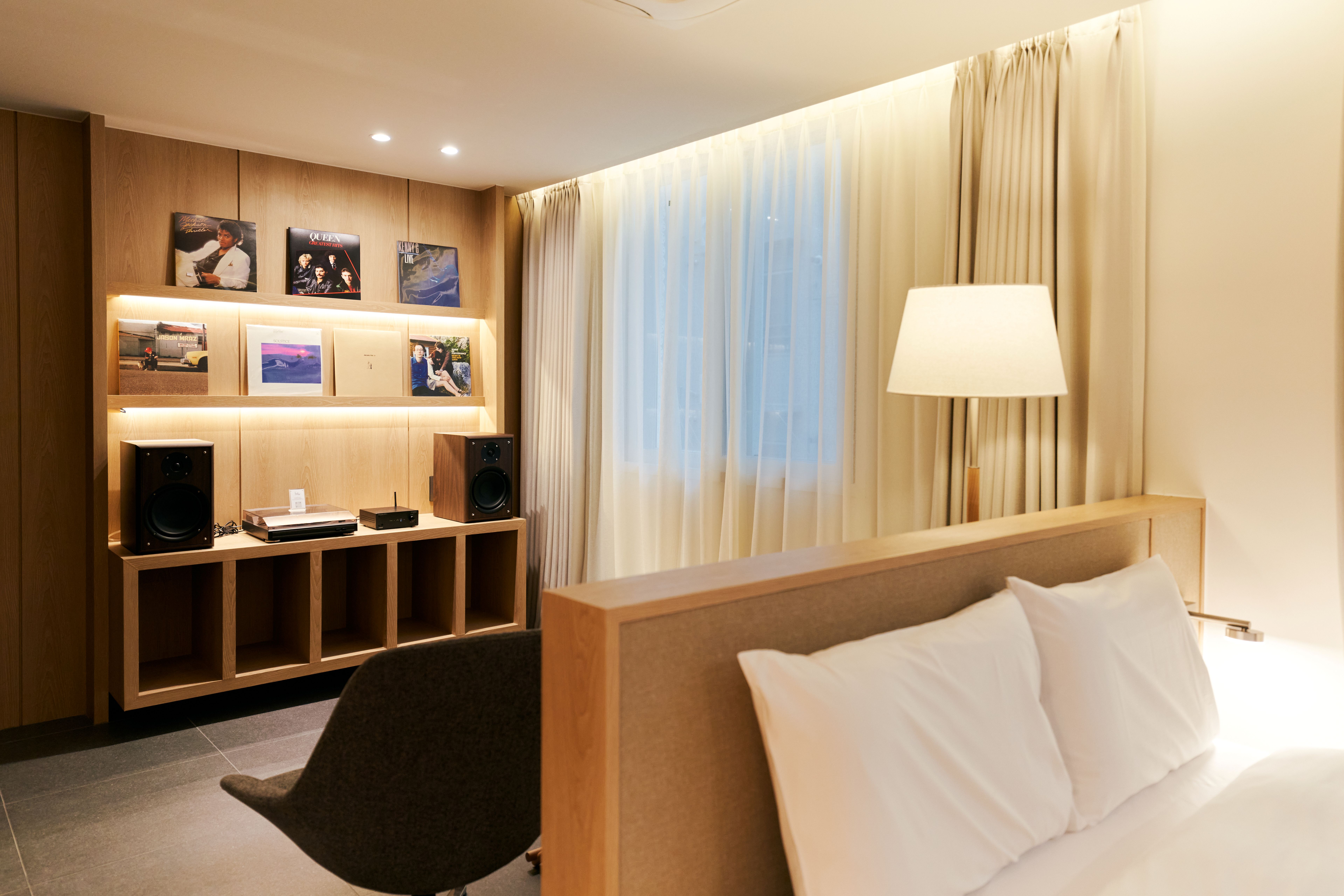 room-card-img-2