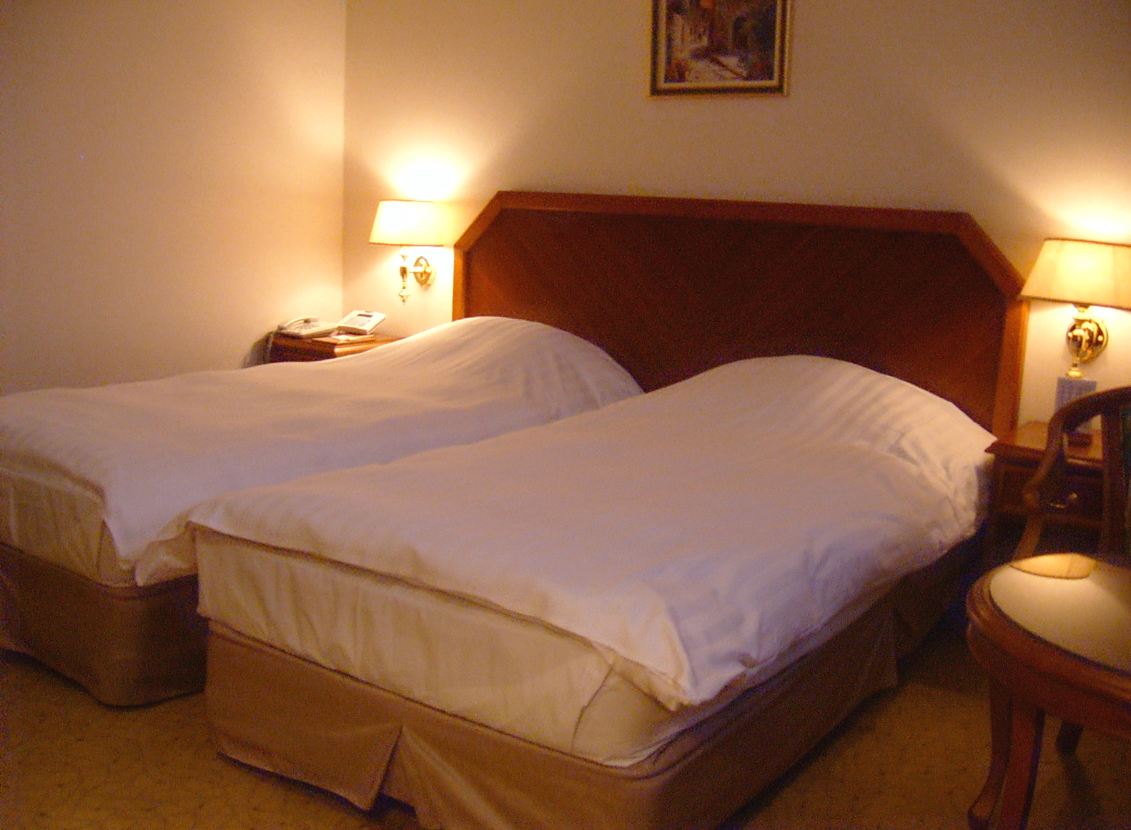 room-card-img-0