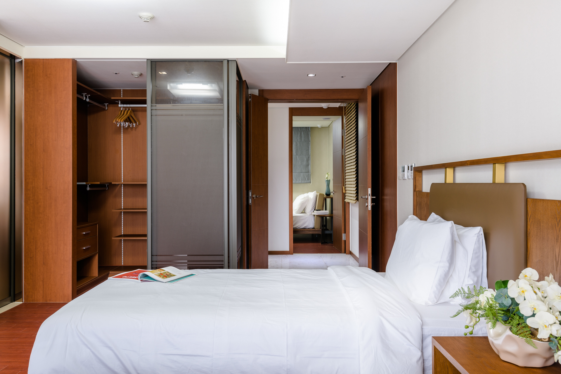 room-card-img-2