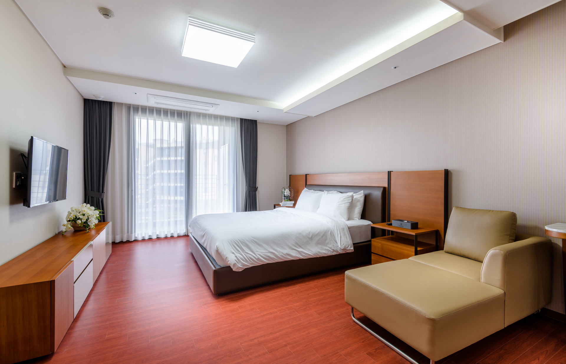 room-card-img-1