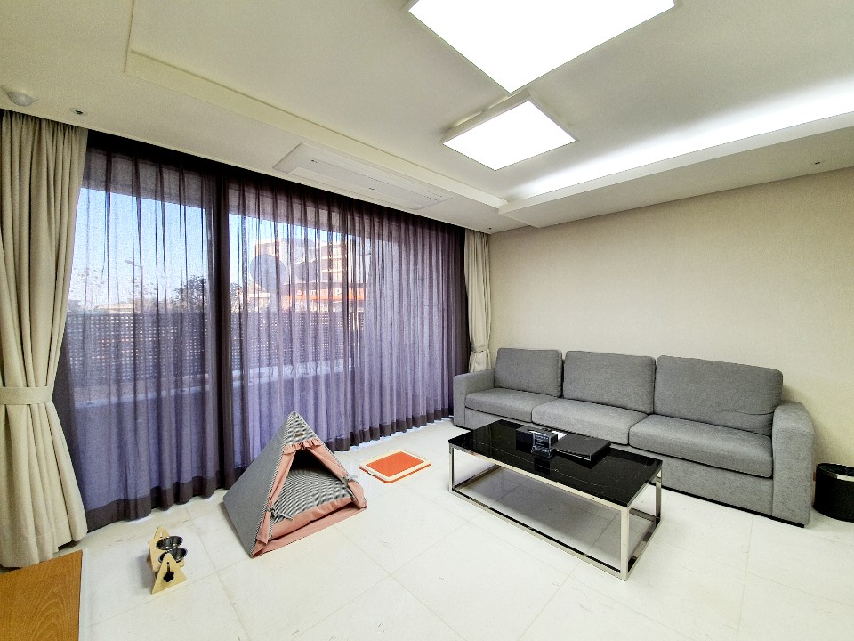 room-card-img-0