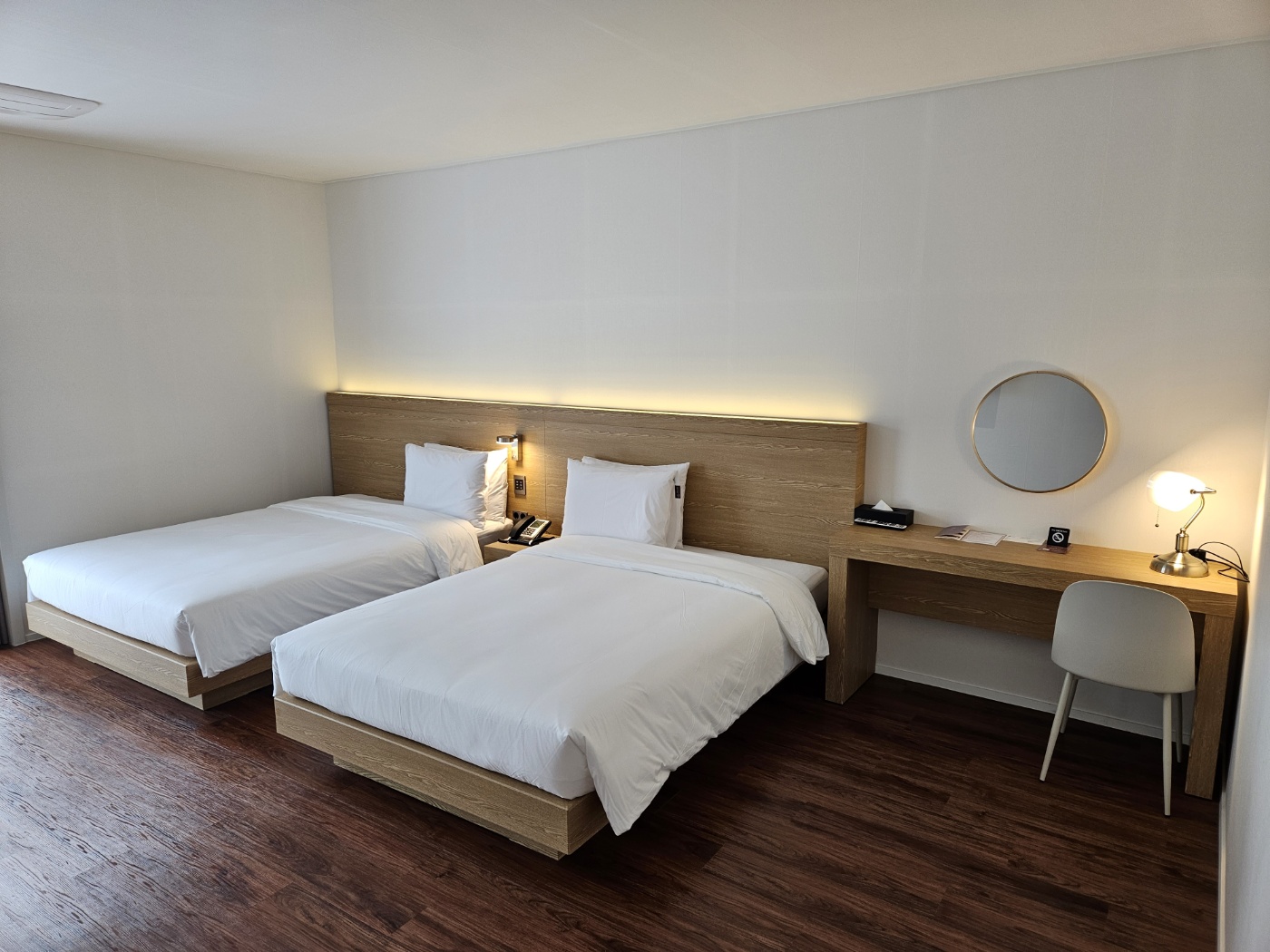 room-card-img-1