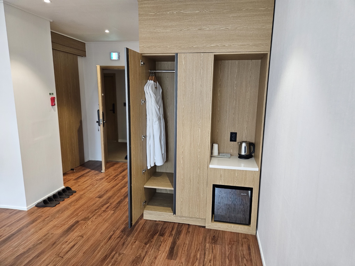 room-card-img-1