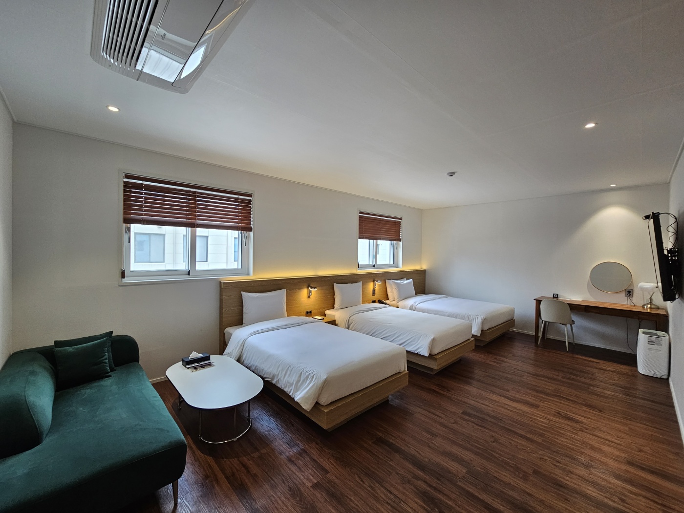 room-card-img-0