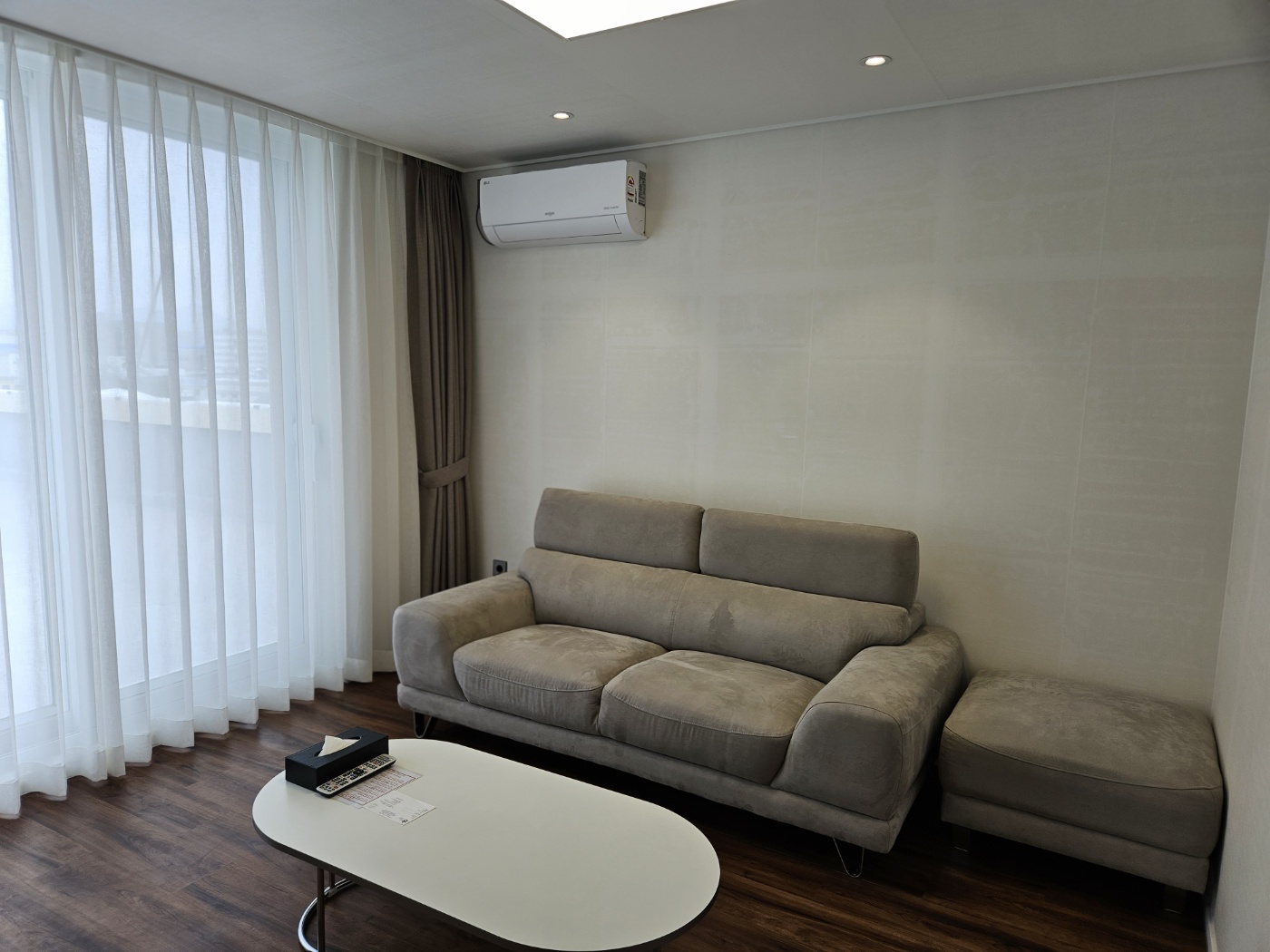 room-card-img-3