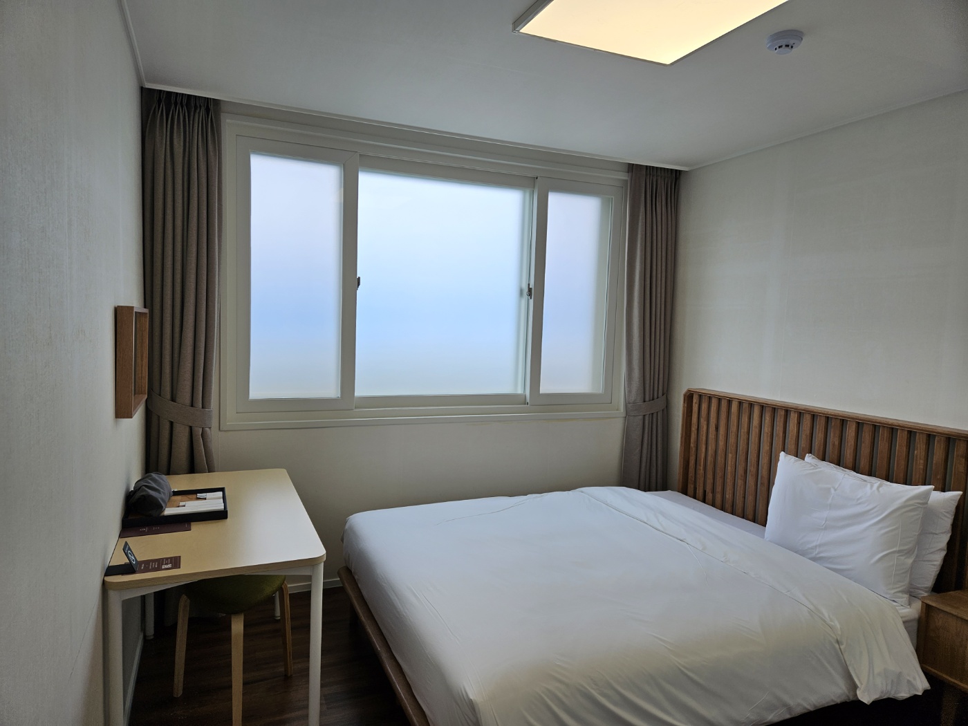 room-card-img-1