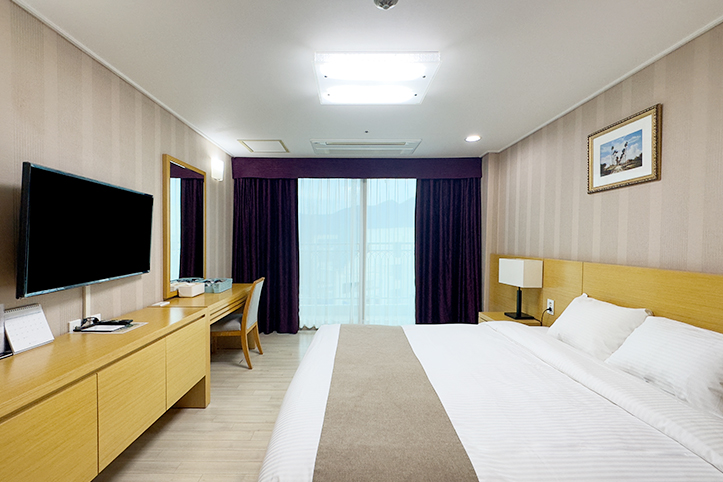 room-card-img-0