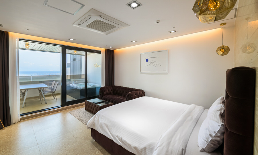room-card-img-0