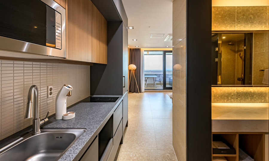 room-card-img-4