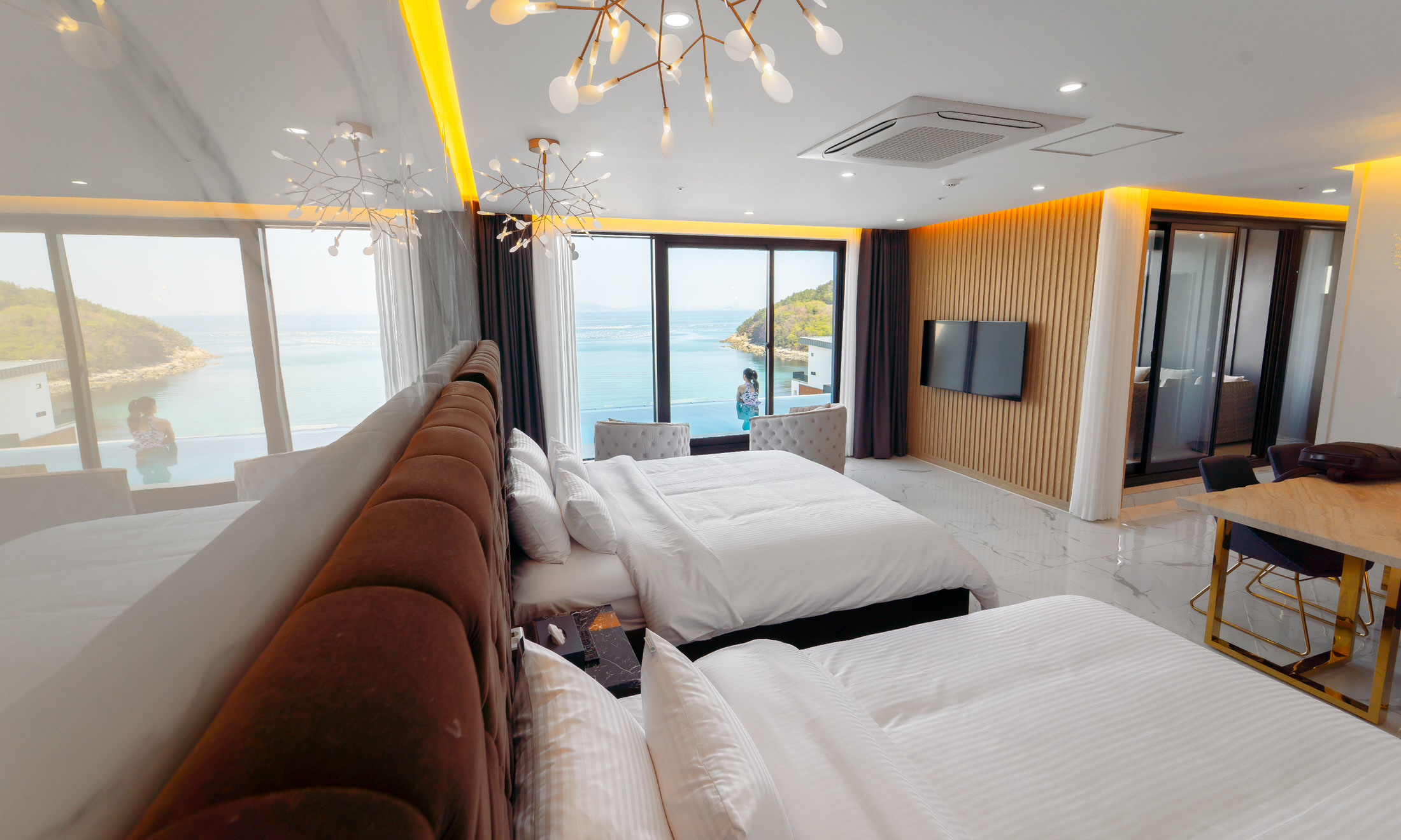 room-card-img-0
