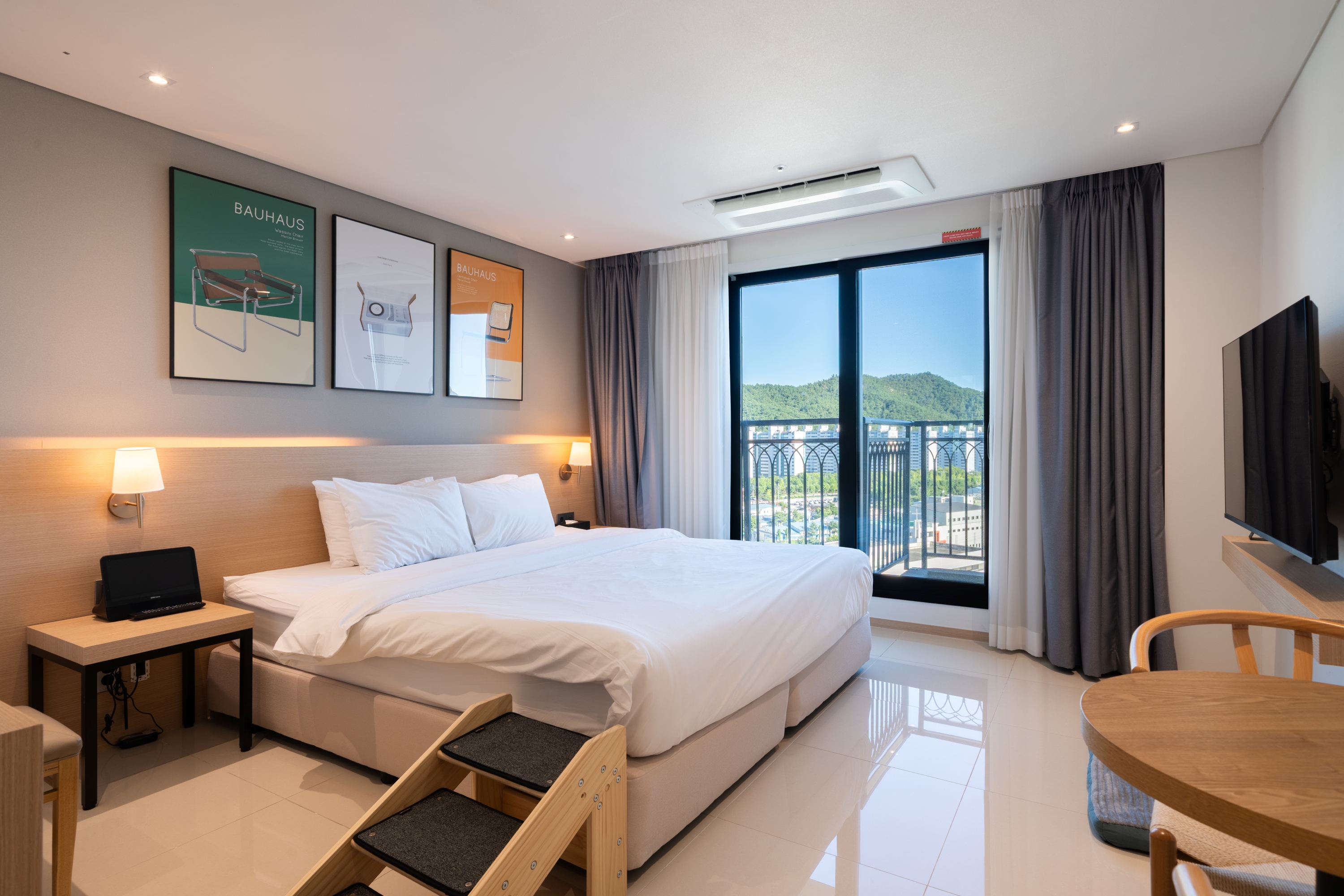 room-card-img-0