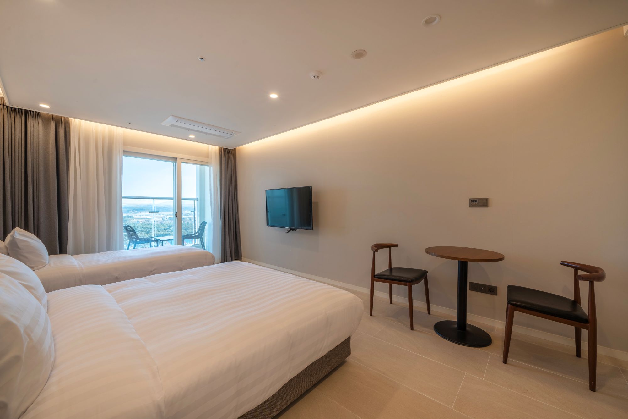 room-card-img-0