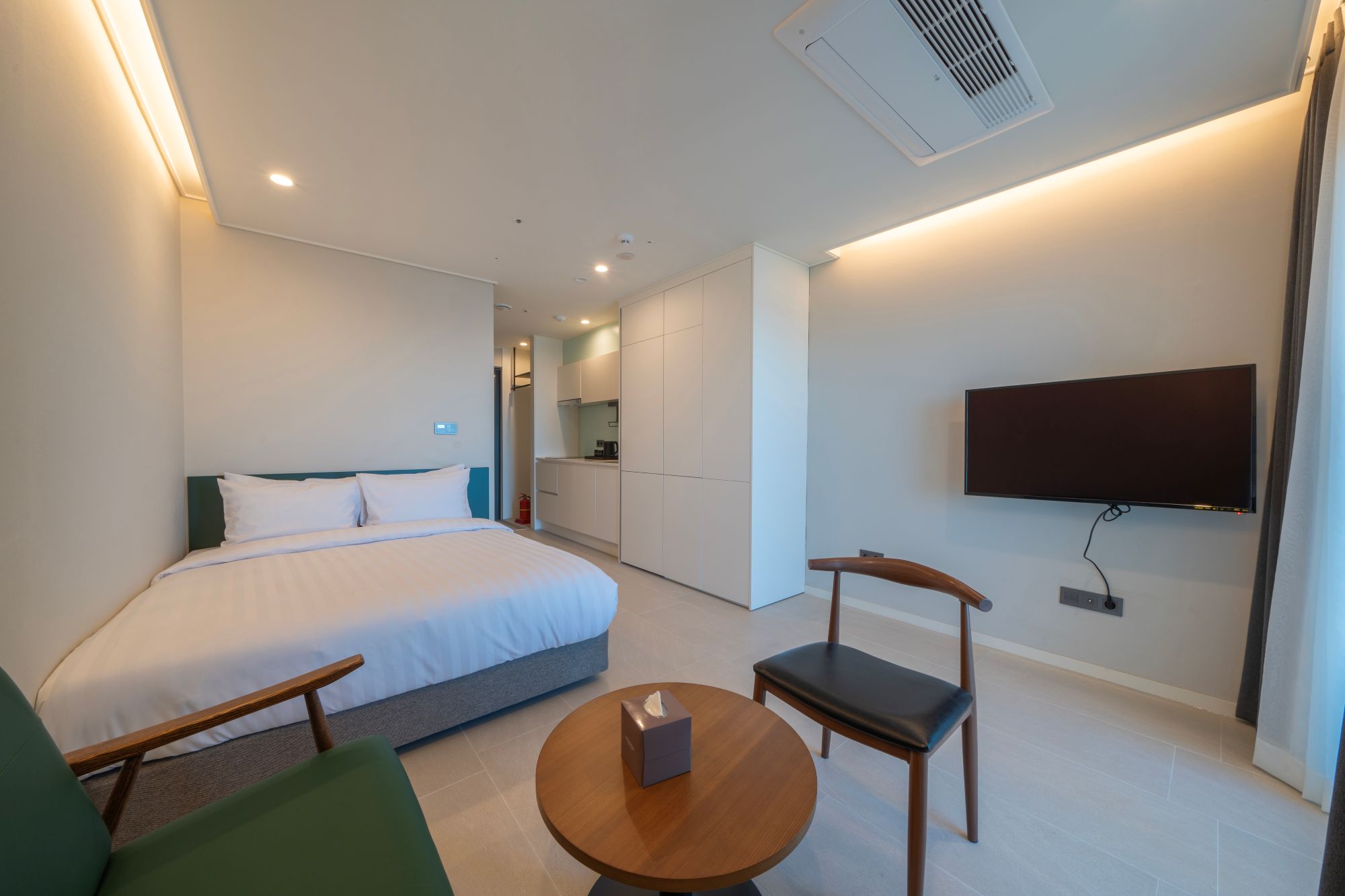 room-card-img-0