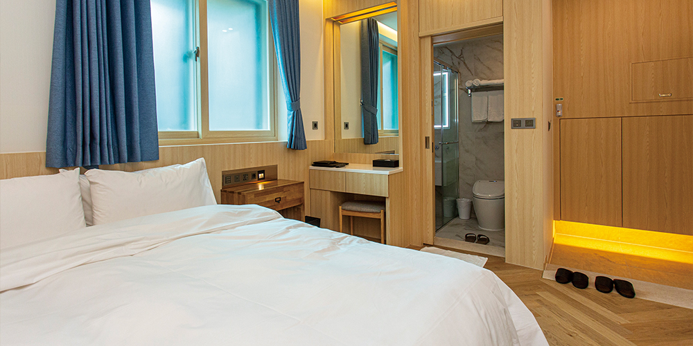 room-card-img-0
