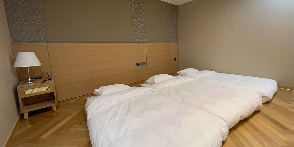 room-card-img-1