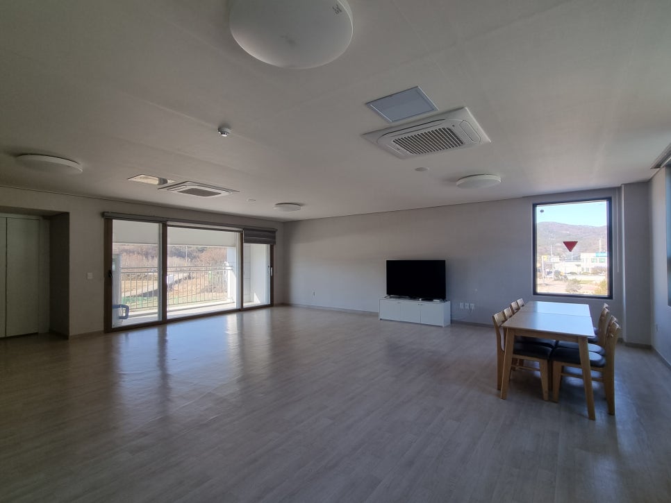 room-card-img-0