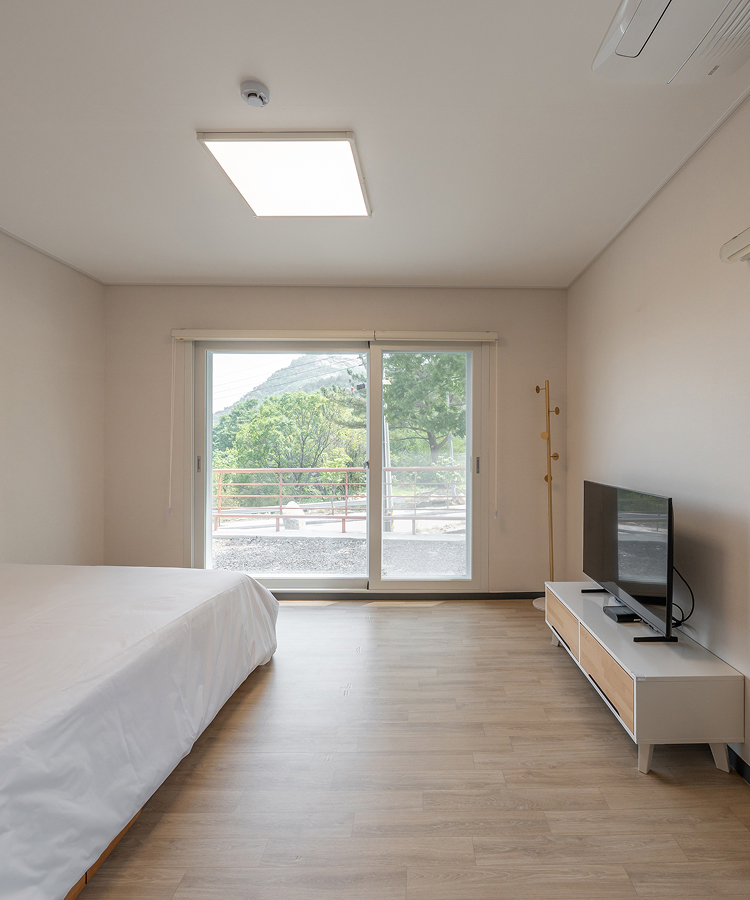 room-card-img-0