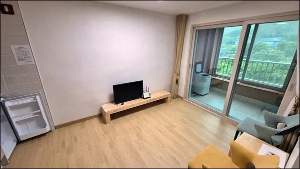 room-card-img-2