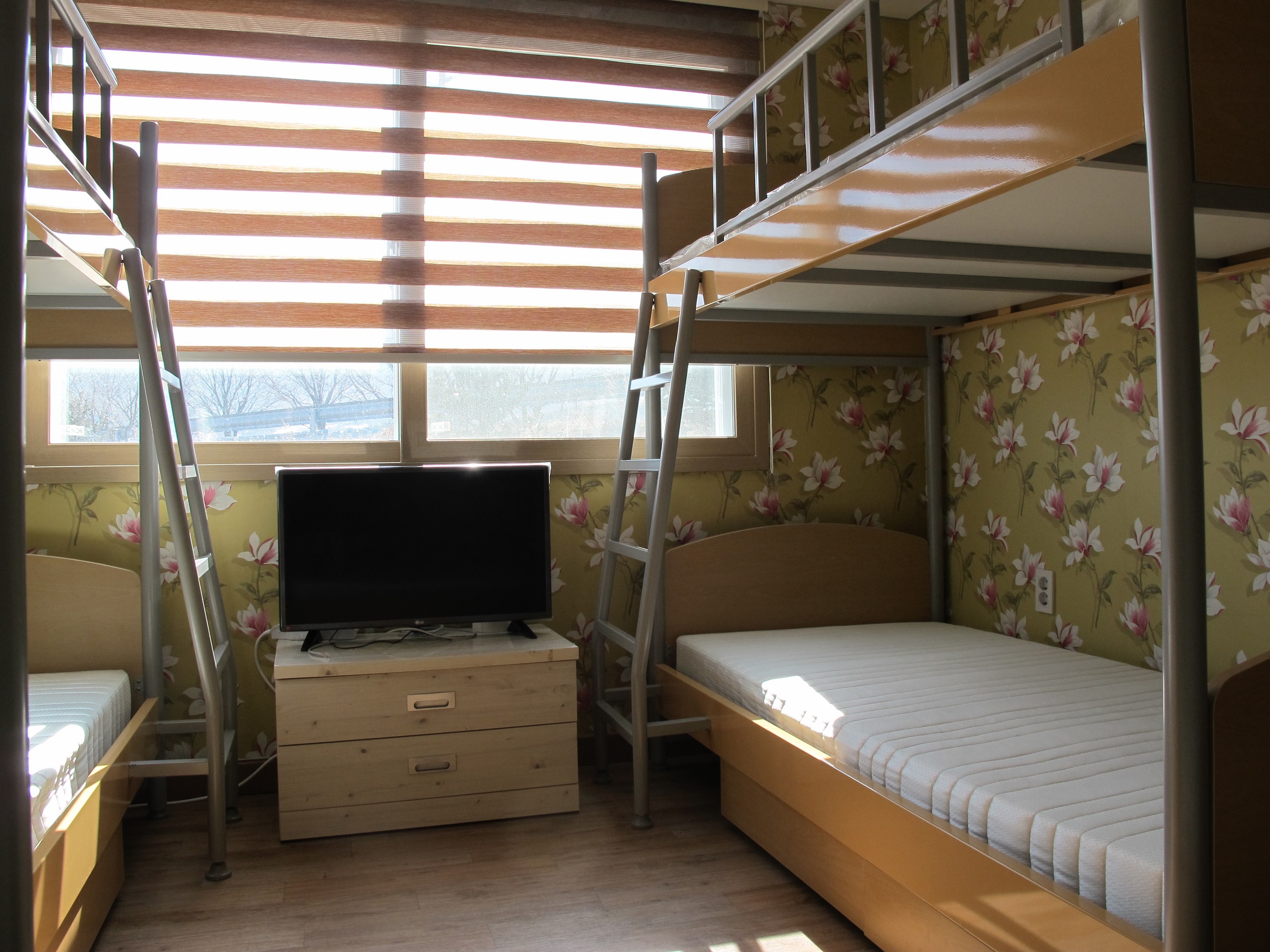 room-card-img-1