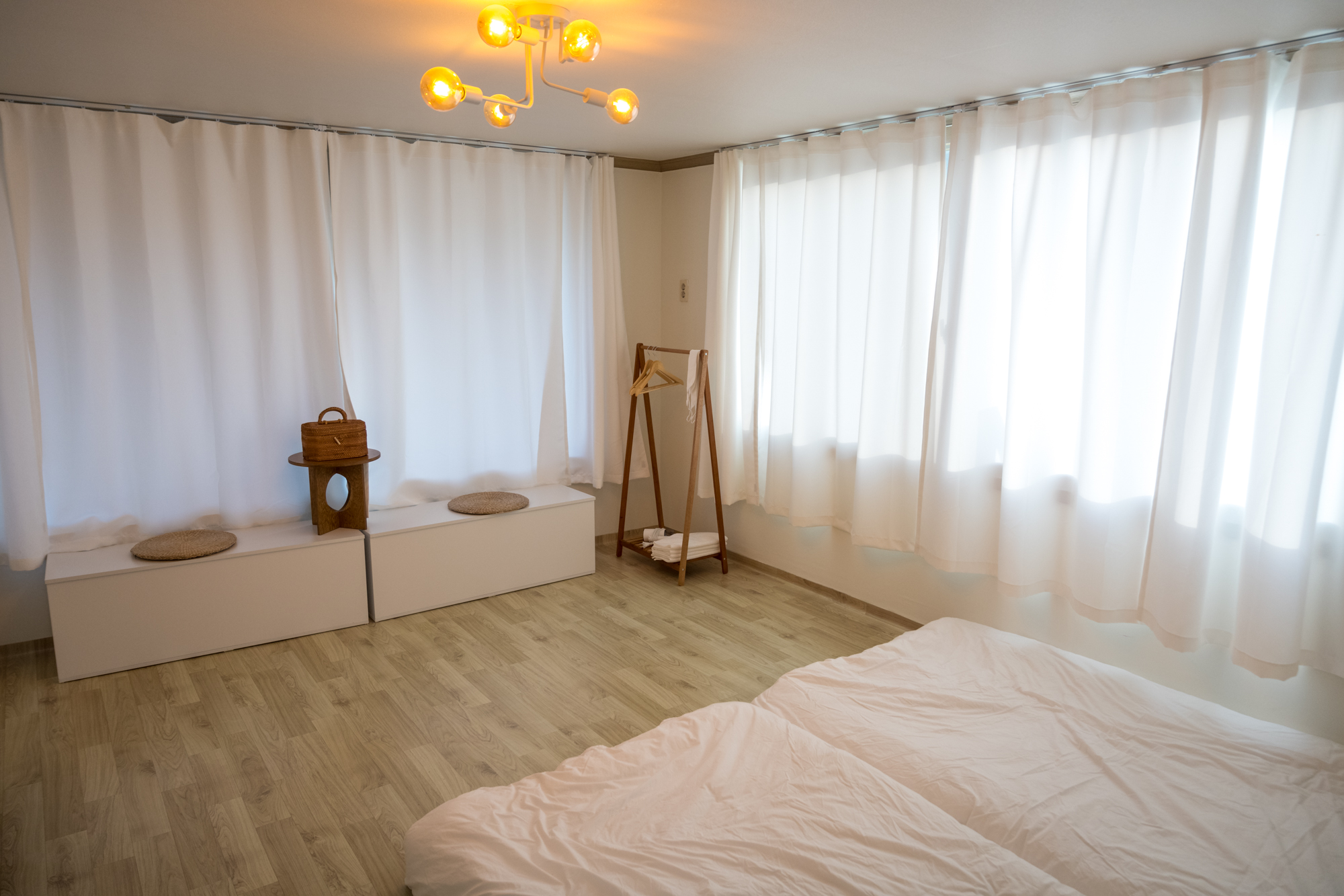 room-card-img-1
