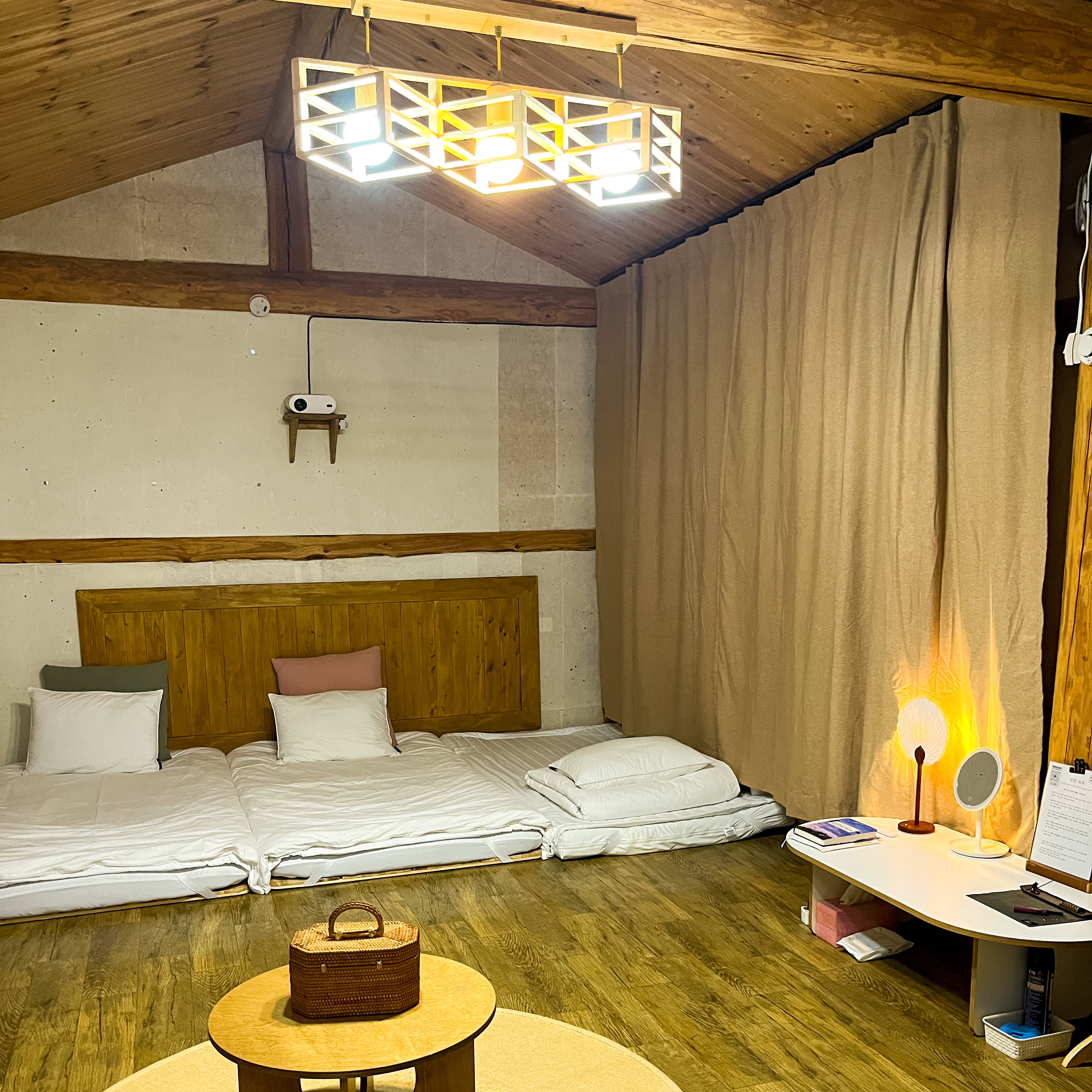 room-card-img-0